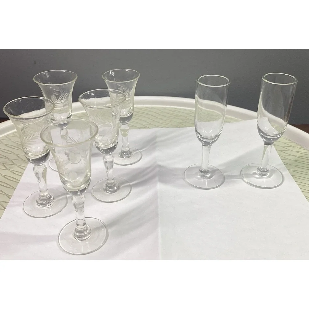 Set Of 5 Etched Elegant Berry Leaf Cordial Glasses&2 Plain Liqueur All Footed 4